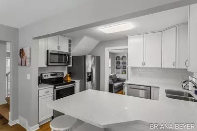 32 W McKinley Avenue, Zeeland, MI 49464 - Photo 19