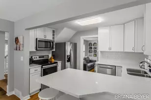 32 W McKinley Ave, Zeeland, MI 49464 - Photo 15