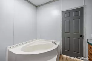 11250 20 Mile Rd NE, Cedar Springs, MI 49319 - Photo 15