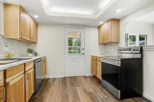 320 Trimble Ave, Kalamazoo, MI 49048 - Photo 3