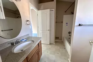 22508 Silver Creek Dr, Woodhaven, MI 48183 - Photo 13