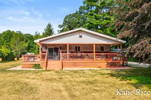 2030 N Scenic Dr, Muskegon, MI 49445 - Photo 39