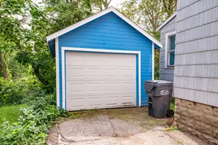 427 Den Adel Ct, Kalamazoo, MI 49001 - Photo 13
