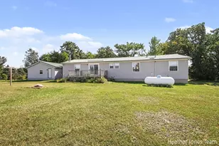 3349 N Pine Grove Rd, Edmore, MI 48829 - Photo 25