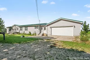 3349 N Pine Grove Rd, Edmore, MI 48829 - Photo 3