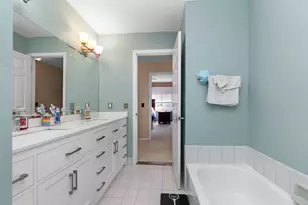 3891 Fairfax Dr, Troy, MI 48083 - Photo 45
