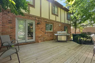3891 Fairfax Dr, Troy, MI 48083 - Photo 13