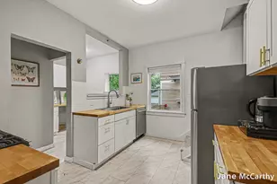 1240 Bemis St SE, Grand Rapids, MI 49506 - Photo 9