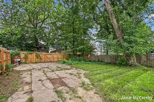 1240 Bemis St SE, Grand Rapids, MI 49506 - Photo 29