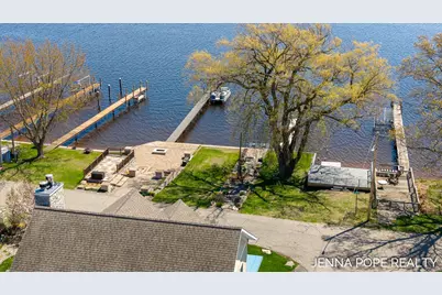 17542 Grand River Avenue, Spring Lake, MI 49456 - Photo 9