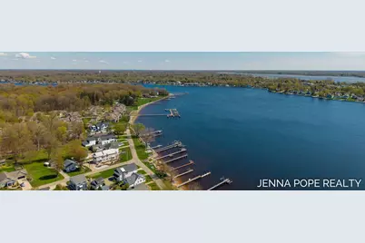 17542 Grand River Avenue, Spring Lake, MI 49456 - Photo 11