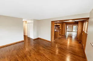 5480 Wellesley Dr, Jackson, MI 49201 - Photo 3
