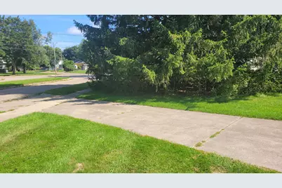 601 SE Manor Drive, Albion, MI 49224 - Photo 3