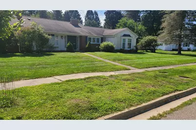 601 SE Manor Drive, Albion, MI 49224 - Photo 1