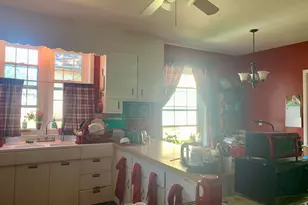 506 S Washington Ave, Ludington, MI 49431 - Photo 5