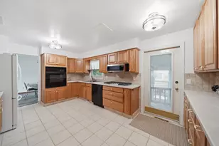 119 Claremont Cir, Brooklyn, MI 49230 - Photo 7