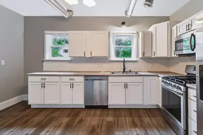 1345 NW Broadway Avenue NW, Grand Rapids, MI 49504 - Photo 9