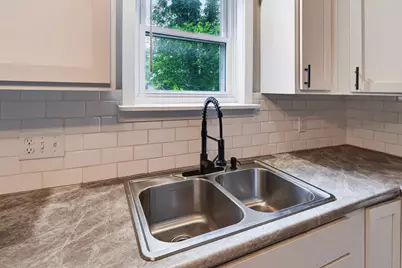 1345 NW Broadway Avenue NW, Grand Rapids, MI 49504 - Photo 11