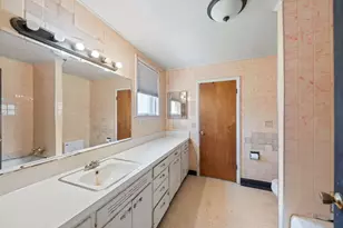 105 E Locust St, Three Oaks, MI 49128 - Photo 11
