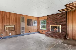 105 E Locust St, Three Oaks, MI 49128 - Photo 13