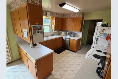 2095 Brettrager Drive, Saginaw, MI 48601 - Photo 7