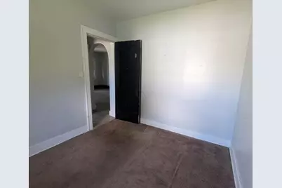 1527 Robertson Avenue, Lansing, MI 48915 - Photo 5