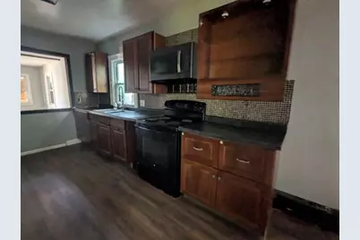 1527 Robertson Avenue, Lansing, MI 48915 - Photo 3