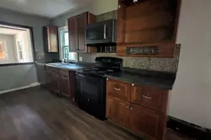 1527 Robertson Ave, Lansing, MI 48915 - Photo 3