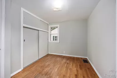 3901 Suburban Shores Drive NE, Grand Rapids, MI 49525 - Photo 17