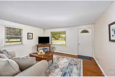 3901 Suburban Shores Drive NE, Grand Rapids, MI 49525 - Photo 5