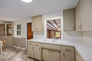 3901 Suburban Shores Dr NE, Grand Rapids, MI 49525 - Photo 11