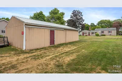3901 Suburban Shores Drive NE, Grand Rapids, MI 49525 - Photo 25