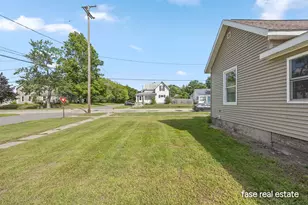 703 Pearl St, Belding, MI 48809 - Photo 19