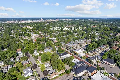 1048 Wealthy Street SE #Suite 2, Grand Rapids, MI 49506 - Photo 27