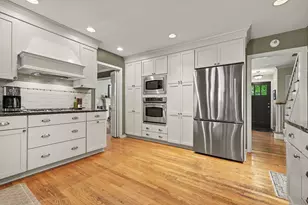 955 San Jose Dr SE, East Grand Rapids, MI 49506 - Photo 9