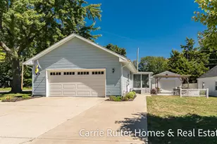 17232 W Spring Lake Rd, Spring Lake, MI 49456 - Photo 3