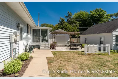 17232 W Spring Lake Road, Spring Lake, MI 49456 - Photo 5