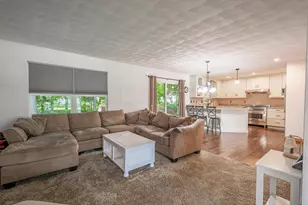 132 Kensington Ct, Battle Creek, MI 49015 - Photo 5