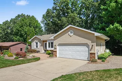 5880 Edajean Ridge Drive NE, Comstock Park, MI 49321 - Photo 3