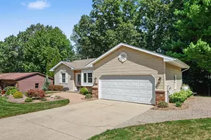 5880 Edajean Ridge Dr NE, Comstock Park, MI 49321 - Photo 3