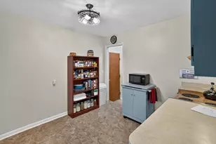 2410 Rossiter Pl, Lansing, MI 48911 - Photo 19