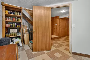2410 Rossiter Pl, Lansing, MI 48911 - Photo 29