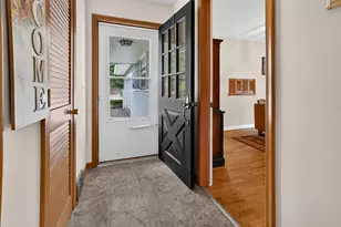 2410 Rossiter Pl, Lansing, MI 48911 - Photo 3