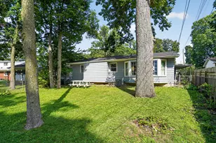 2410 Rossiter Pl, Lansing, MI 48911 - Photo 37