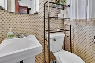 2410 Rossiter Pl, Lansing, MI 48911 - Photo 23