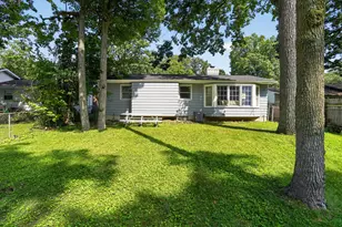2410 Rossiter Pl, Lansing, MI 48911 - Photo 37