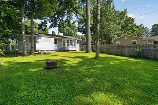 2410 Rossiter Pl, Lansing, MI 48911 - Photo 35