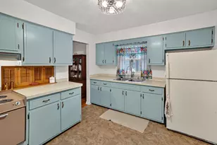2410 Rossiter Pl, Lansing, MI 48911 - Photo 15