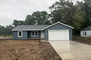 420 West St, Muskegon, MI 49442 - Photo 1