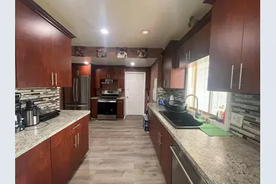 2954 Goodson Street, Hamtramck, MI 48212 - Photo 29